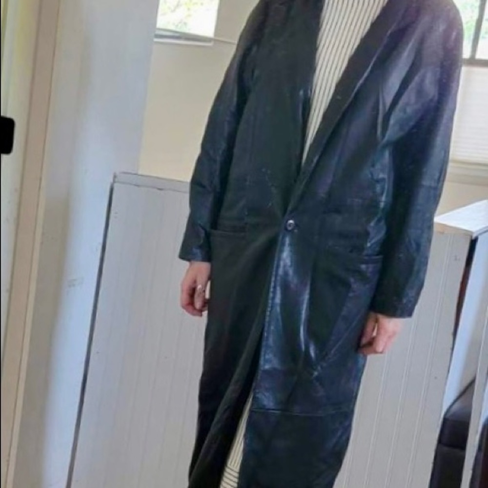 Ladies Vintage Black Leather “matrix” trench coat
